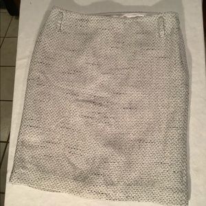 White House/Black Market B&W Skirt #4. Size 4